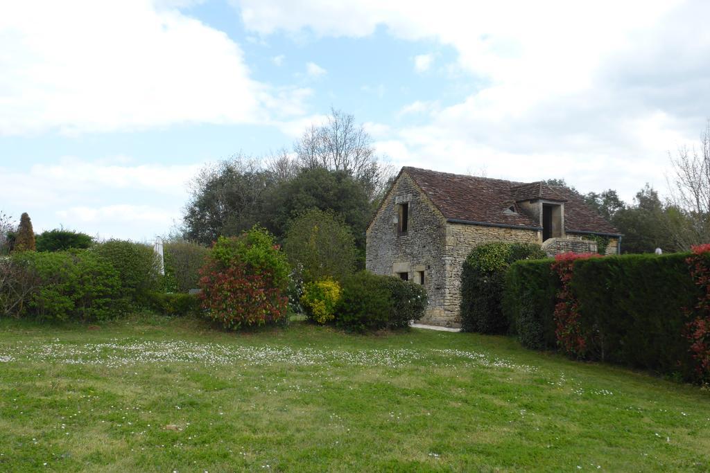 Studio De Charme Abelia Guest House Saint-Crepin-et-Carlucet ภายนอก รูปภาพ